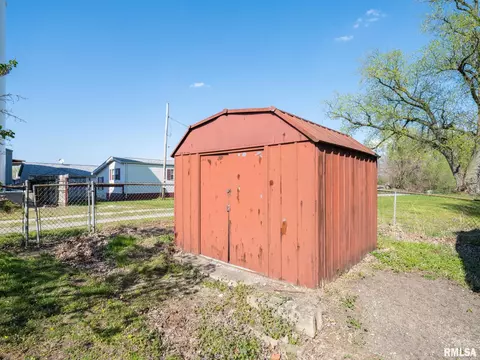 236 E Monroe St, Greenview, IL 62642 photo 12