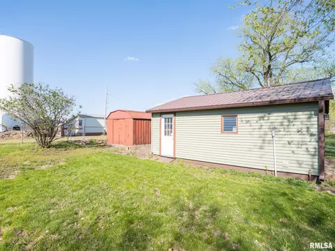 236 E Monroe St, Greenview, IL 62642 photo 11