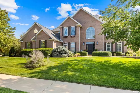 7210 N Vauxhall Pl, Peoria, IL 61615