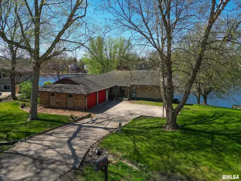 4327 S Banbury Cv, Mapleton, IL 61547