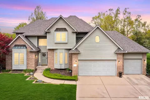 911 W Bridgetowne Ct, Dunlap, IL 61525