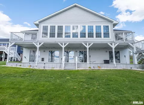8080 Oak Run Dr, Dahinda, IL 61428