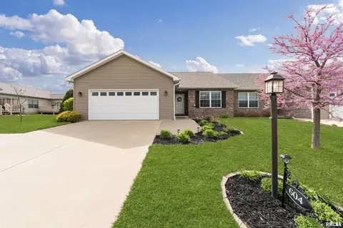 604 Dallas Rd, Washington, IL 61571