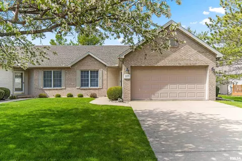 1033 Linden St, Morton, IL 61550