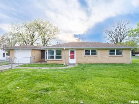 3923 N Wilkins Rd, Peoria, IL 61604