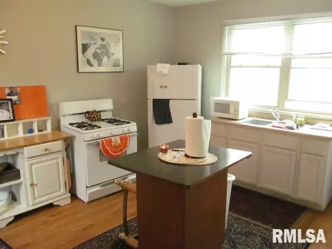 511 Main St, Henry, IL 61537 photo 5