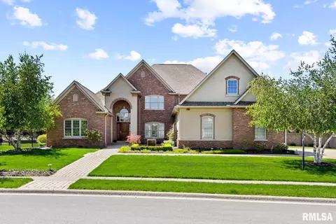 86 Sapphire Pt, Morton, IL 61550