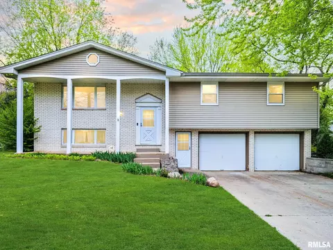 1415 W Wonderview Dr, Dunlap, IL 61525