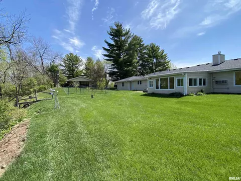 15780 E Cheyenne Dr, Cuba, IL 61427 photo 4