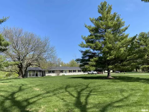15780 E Cheyenne Dr, Cuba, IL 61427