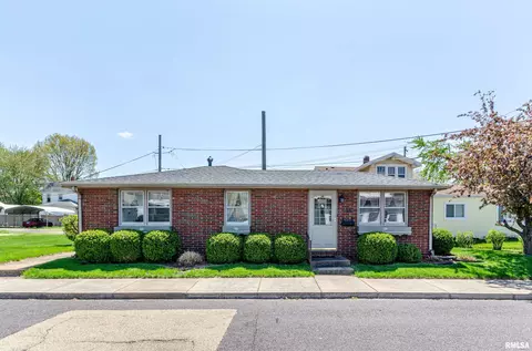 900 Highland St, Pekin, IL 61554