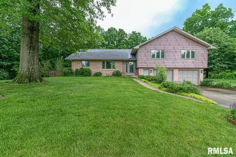 132 Kaskaskia Ct, East Peoria, IL 61611