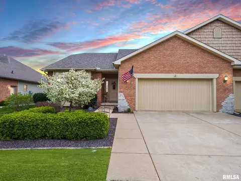 312 Garnet Dr, Morton, IL 61550