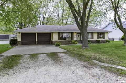216 N Holly St, Elmwood, IL 61529