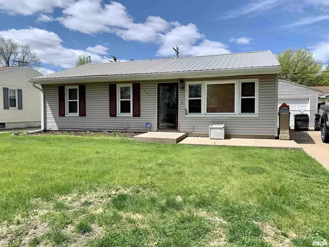 307 Capri St, Pekin, IL 61554