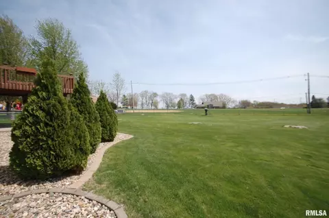 228 S Castle Dr, Dunlap, IL 61525 photo 2