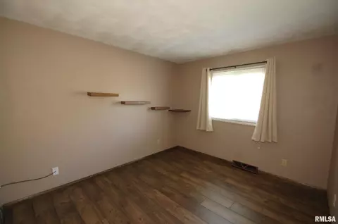 228 S Castle Dr, Dunlap, IL 61525 photo 31
