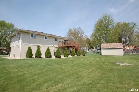 228 S Castle Dr, Dunlap, IL 61525 photo 3