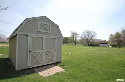 228 S Castle Dr, Dunlap, IL 61525 photo 6