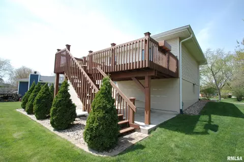 228 S Castle Dr, Dunlap, IL 61525 photo 8
