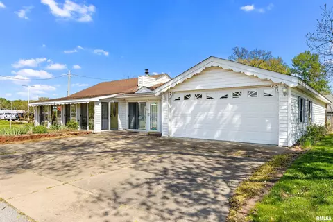 324 Highway Blvd, North Pekin, IL 61554