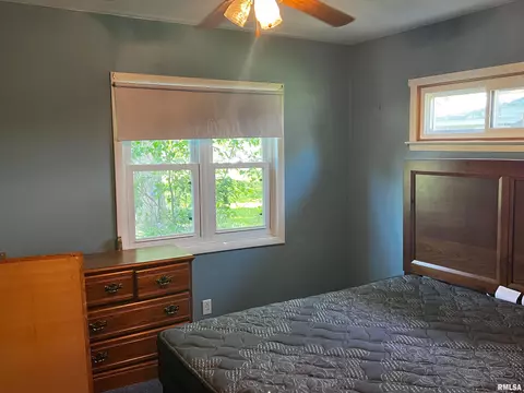 1150 E Locust St, Canton, IL 61520 photo 7