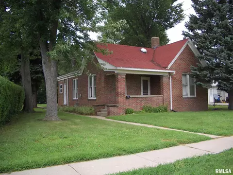 800 E Pierce St, Macomb, IL 61455