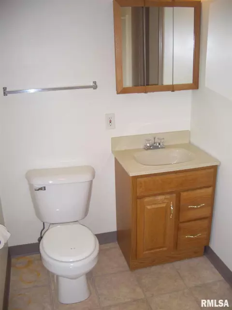 800 E Pierce St, Macomb, IL 61455 photo 7