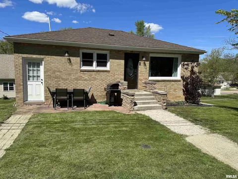 112 Randolph Ave, East Peoria, IL 61611