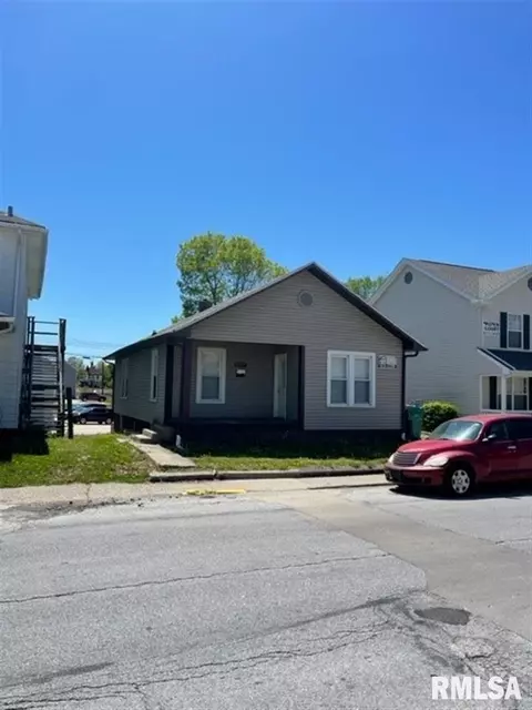 407 W Adams St, Macomb, IL 61455