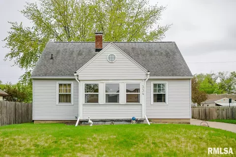 334 Amanda St, Pekin, IL 61554