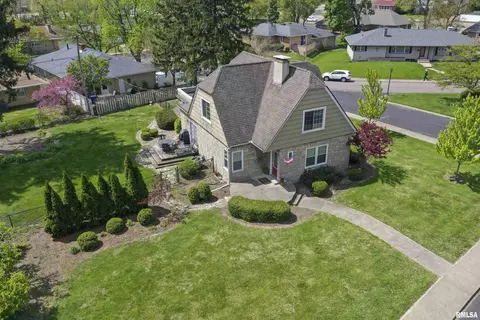 612 W Stratford Dr, Peoria, IL 61614