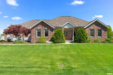 3601 Eagle Bnd, Pekin, IL 61554