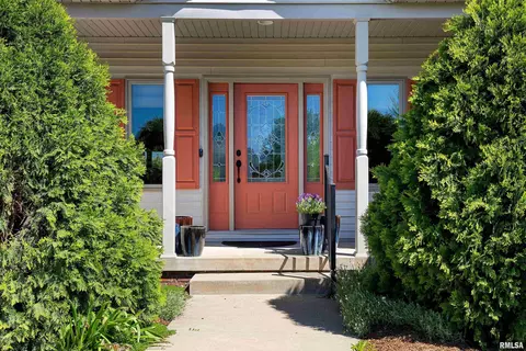 3601 Eagle Bnd, Pekin, IL 61554 photo 2