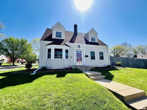 1116 E Richwoods Blvd, Peoria, IL 61603