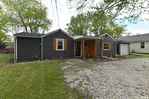 104 Castle Ln, East Peoria, IL 61611
