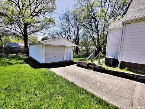 412 Pasadena Ave, Peoria, IL 61603 photo 6