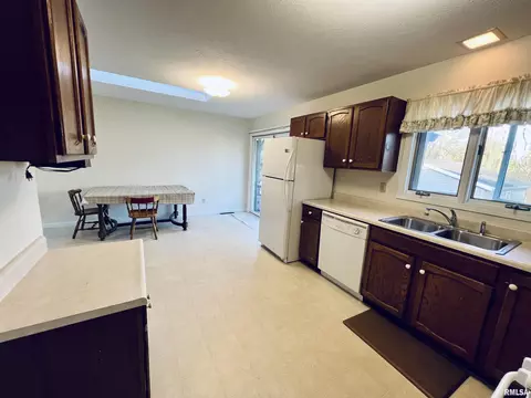 2000 Marshall Rd, Eureka, IL 61530 photo 6