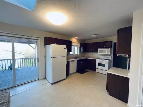 2000 Marshall Rd, Eureka, IL 61530 photo 5