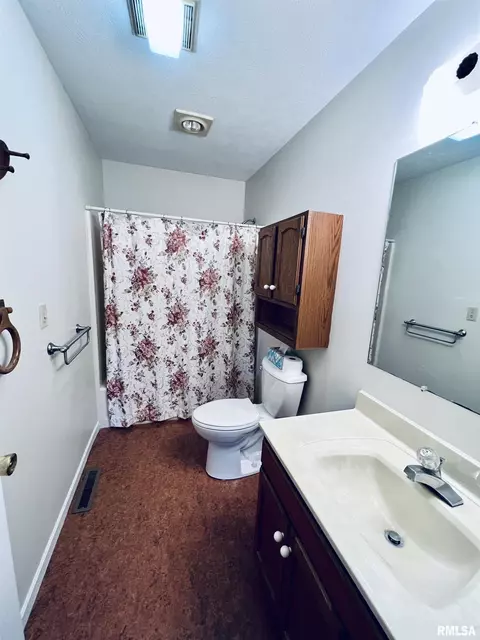 2000 Marshall Rd, Eureka, IL 61530 photo 4