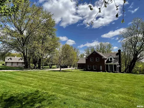 1515 N Coal Rd, Colchester, IL 62326