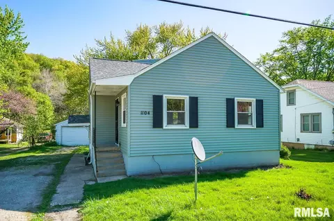 1104 Meadow Ave, East Peoria, IL 61611