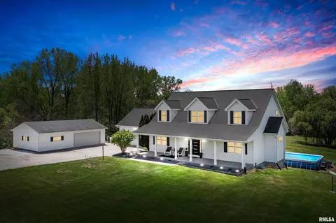 14331 Egg Ranch Rd, Pekin, IL 61554