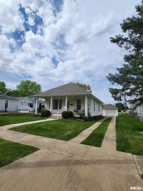 1130 E Washington St, Macomb, IL 61455 photo 2