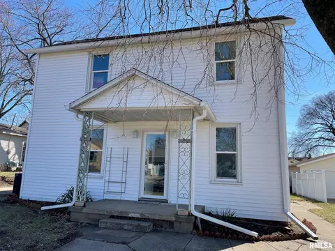 1408 Caroline St, Pekin, IL 61554