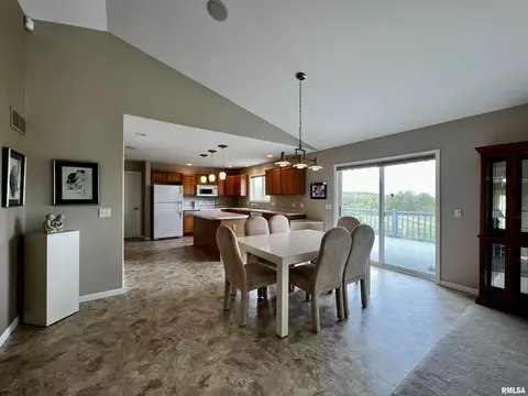 907 Oakview Dr, Macomb, IL 61455 photo 13