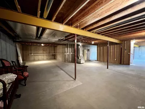 907 Oakview Dr, Macomb, IL 61455 photo 30