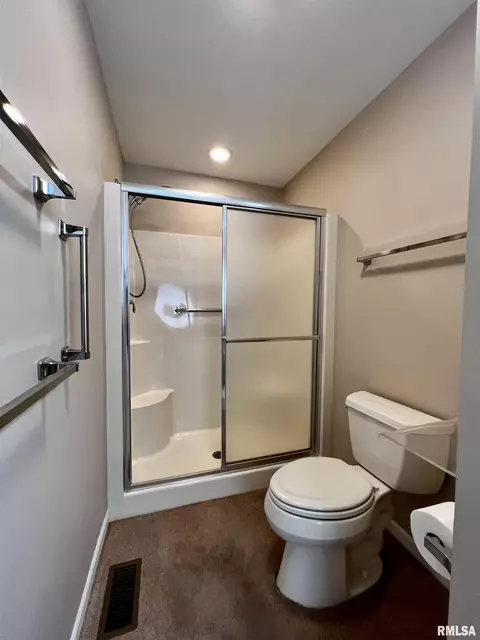 907 Oakview Dr, Macomb, IL 61455 photo 25