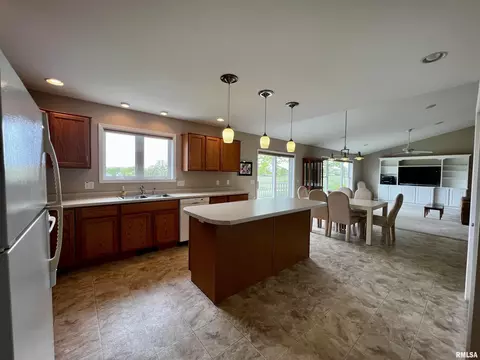 907 Oakview Dr, Macomb, IL 61455 photo 19