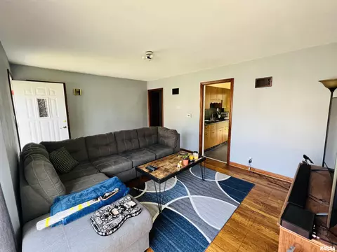 231 E Walker St, Macomb, IL 61455 photo 7